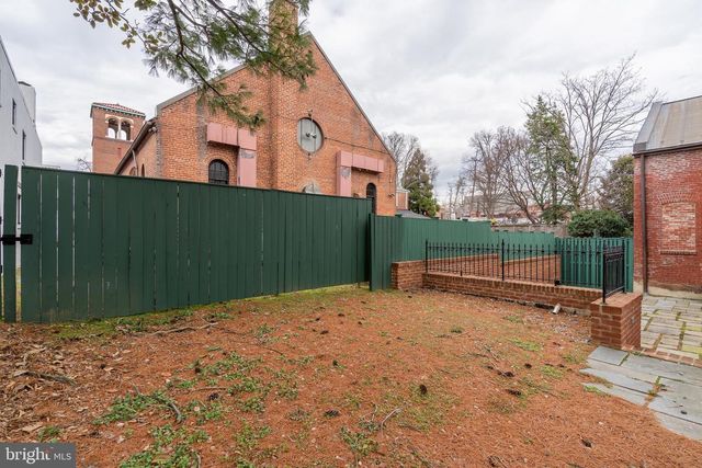 2715 N ST NW, Washington, DC 20007