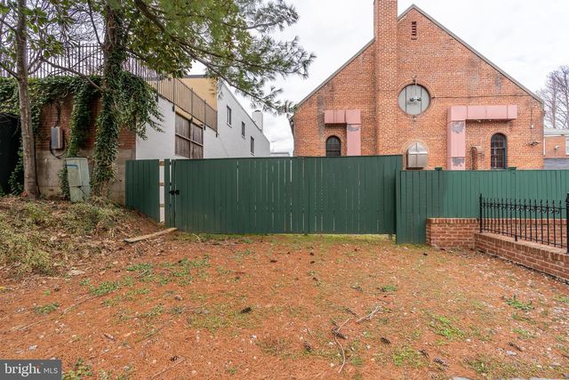 2715 N ST NW, Washington, DC 20007