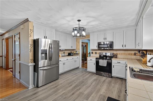 1605 Nansemond PW, Suffolk, VA 23434