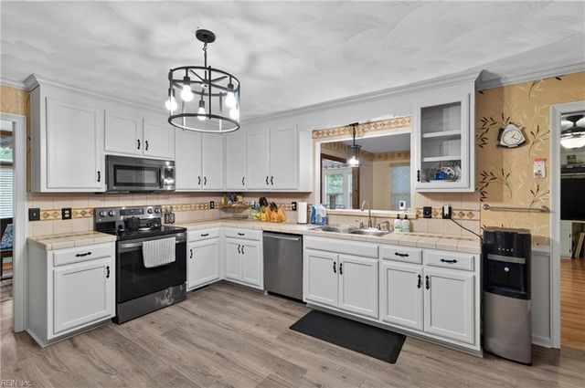 1605 Nansemond PW, Suffolk, VA 23434