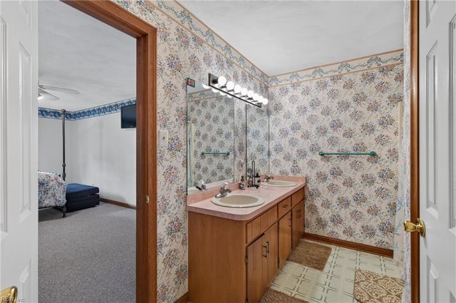 1605 Nansemond PW, Suffolk, VA 23434