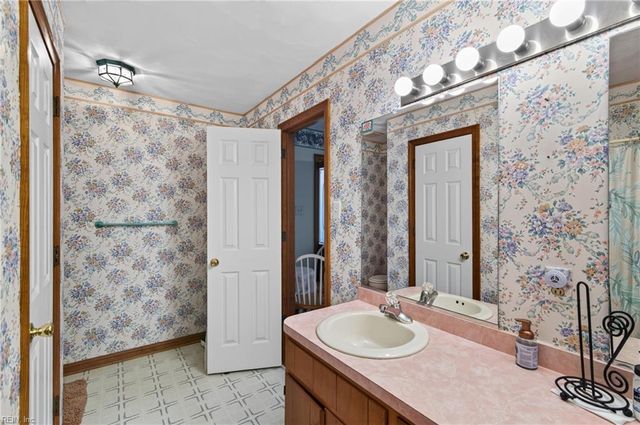 1605 Nansemond PW, Suffolk, VA 23434