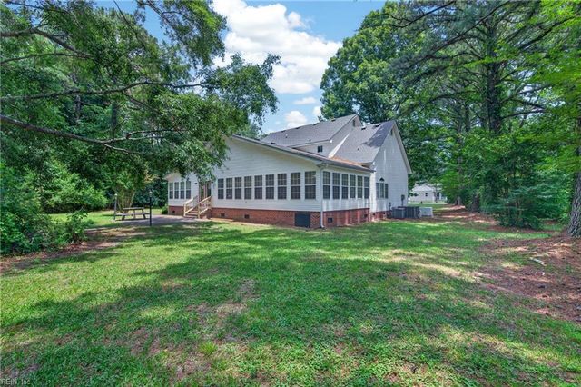 1605 Nansemond PW, Suffolk, VA 23434