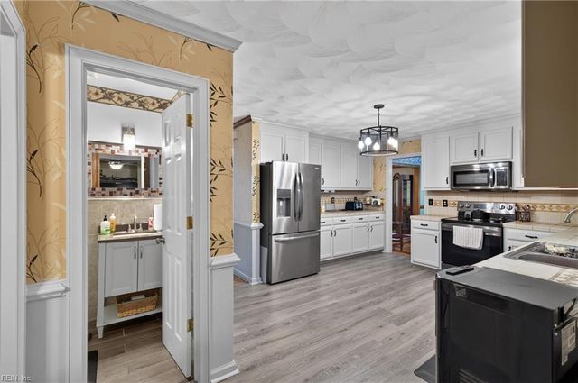 1605 Nansemond PW, Suffolk, VA 23434