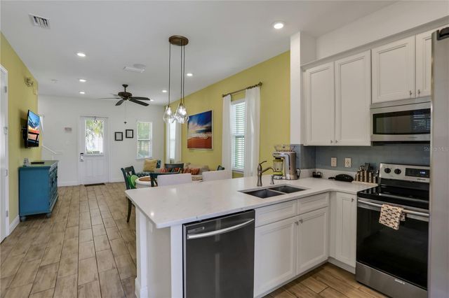 8005 FLIP FLOP WAY, Kissimmee, FL 34747