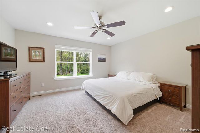 8915 Gittins Street, Commerce Twp, MI 48382