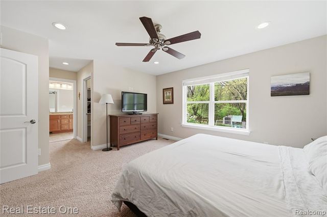 8915 Gittins Street, Commerce Twp, MI 48382