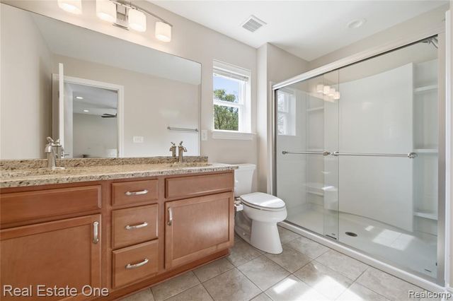 8915 Gittins Street, Commerce Twp, MI 48382