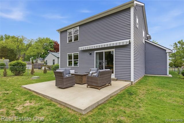 8915 Gittins Street, Commerce Twp, MI 48382