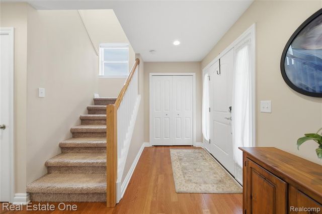 8915 Gittins Street, Commerce Twp, MI 48382