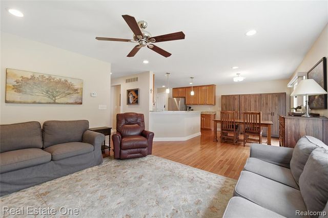8915 Gittins Street, Commerce Twp, MI 48382