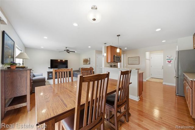 8915 Gittins Street, Commerce Twp, MI 48382