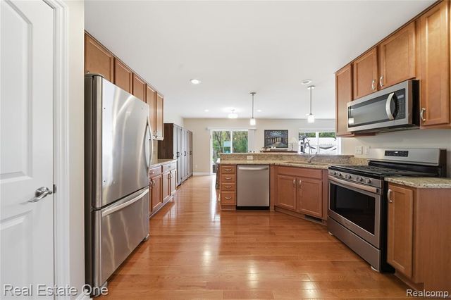 8915 Gittins Street, Commerce Twp, MI 48382