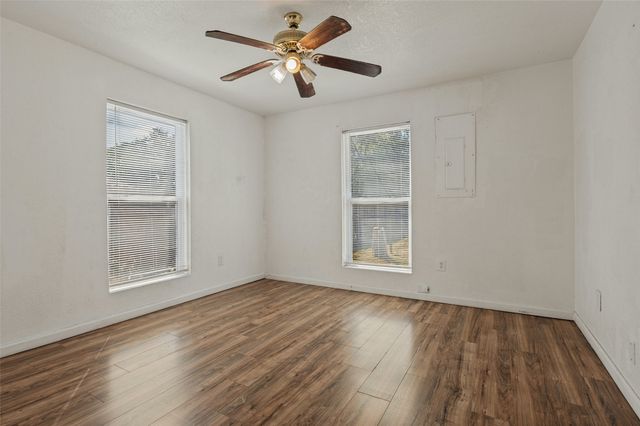 336 Belle Street, Bedford, TX 76022