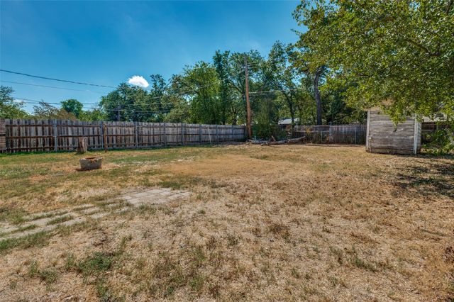 336 Belle Street, Bedford, TX 76022