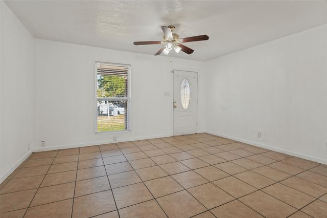 336 Belle Street, Bedford, TX 76022