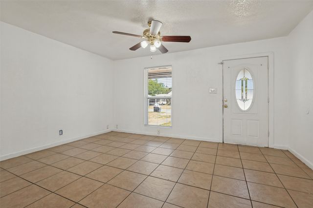 336 Belle Street, Bedford, TX 76022