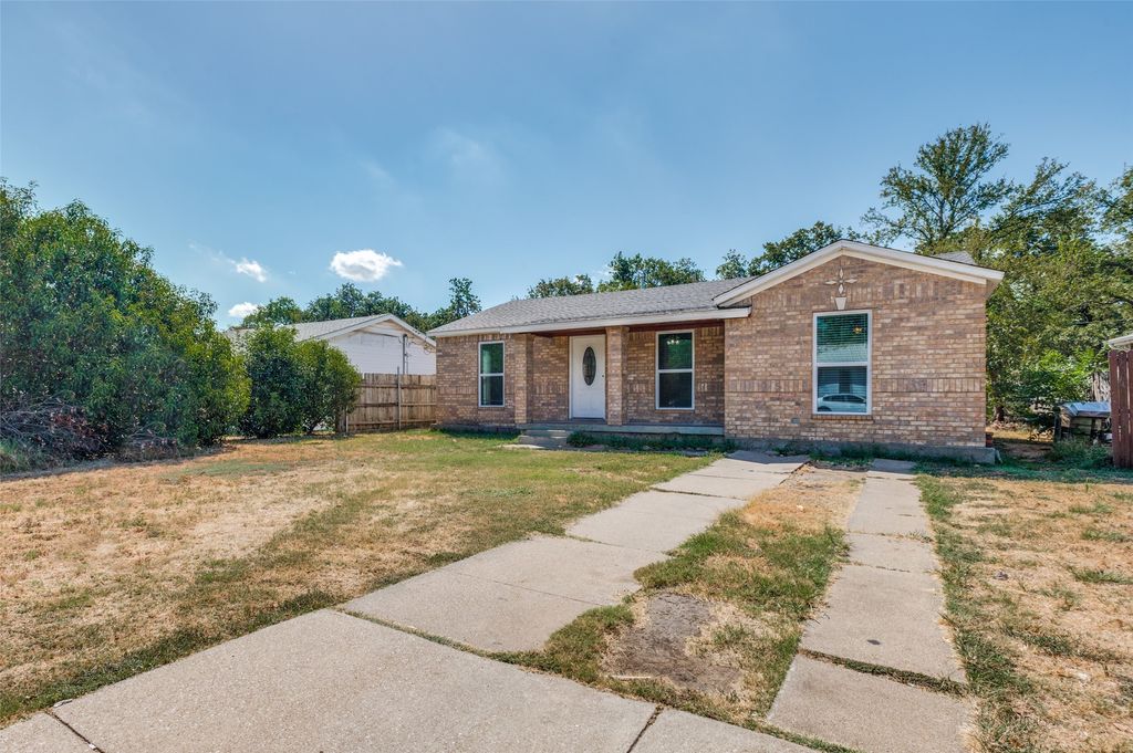 336 Belle Street, Bedford, TX 76022 — photo 3