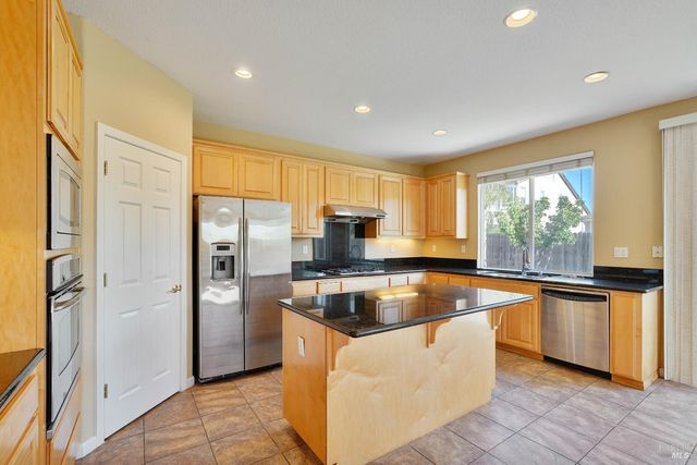 531 Star Lilly Dr, Vacaville, CA 95687
