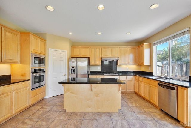 531 Star Lilly Dr, Vacaville, CA 95687