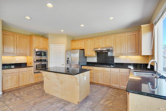 531 Star Lilly Dr, Vacaville, CA 95687