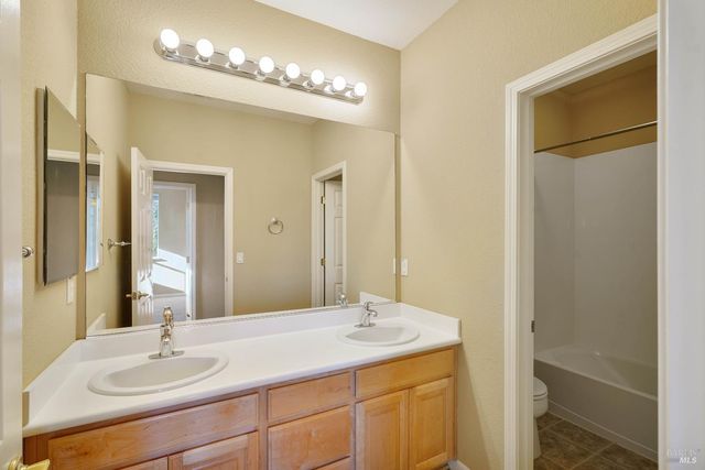 531 Star Lilly Dr, Vacaville, CA 95687