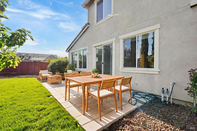 531 Star Lilly Dr, Vacaville, CA 95687