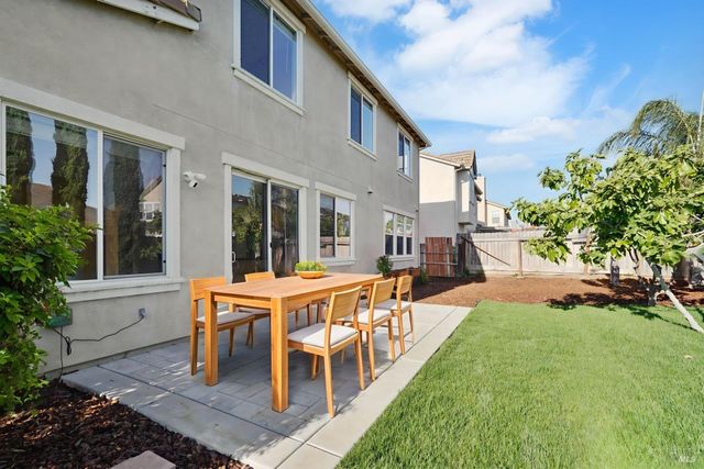 531 Star Lilly Dr, Vacaville, CA 95687