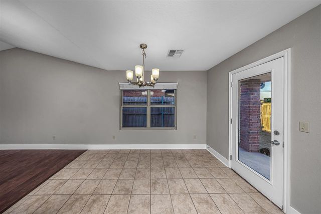 4408 SW Mesquite Dr, Lawton, OK 73505