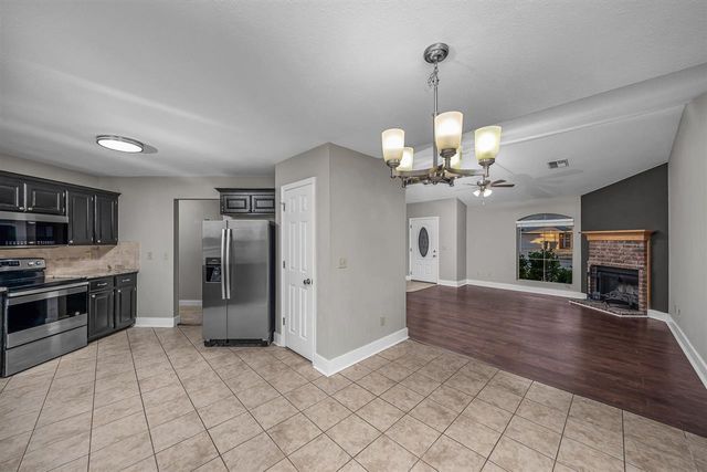 4408 SW Mesquite Dr, Lawton, OK 73505