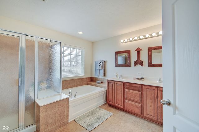 14427 Murphy Circle E, Carmel, IN 46074