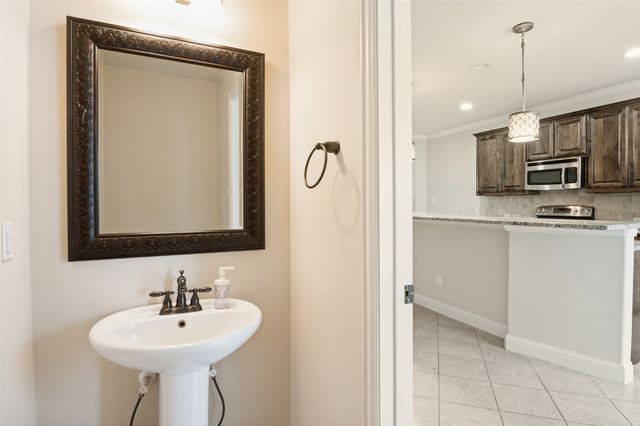 2500 Rockbrook Drive B82, Lewisville, TX 75067