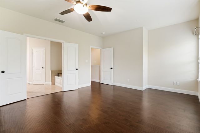 2500 Rockbrook Drive B82, Lewisville, TX 75067