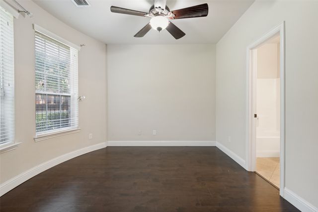 2500 Rockbrook Drive B82, Lewisville, TX 75067