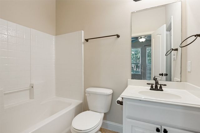 2500 Rockbrook Drive B82, Lewisville, TX 75067