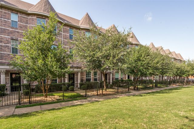 2500 Rockbrook Drive B82, Lewisville, TX 75067