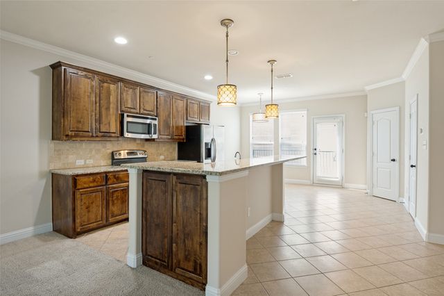 2500 Rockbrook Drive B82, Lewisville, TX 75067
