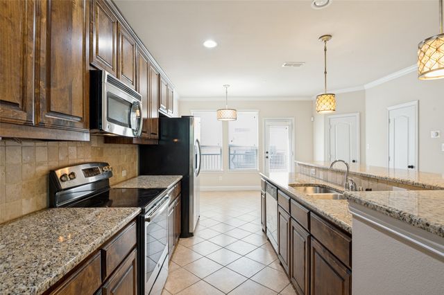 2500 Rockbrook Drive B82, Lewisville, TX 75067