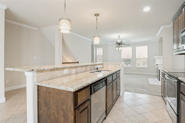 2500 Rockbrook Drive B82, Lewisville, TX 75067