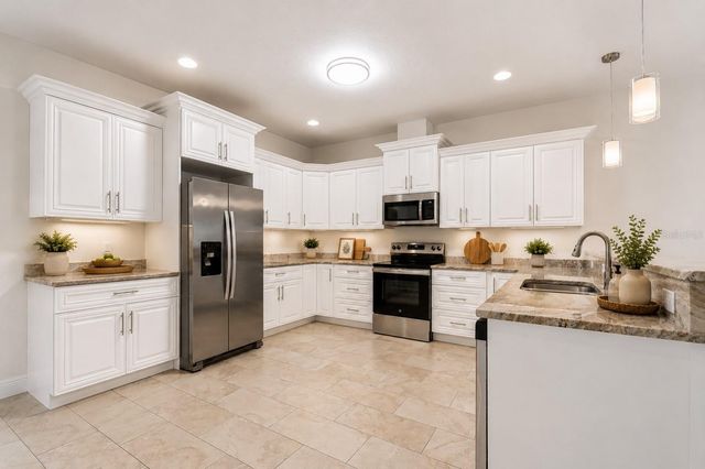 730 8TH AVENUE NE, Largo, FL 33770