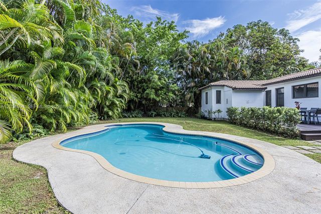 10550 NE 3rd Ct, Miami Shores, FL 33138