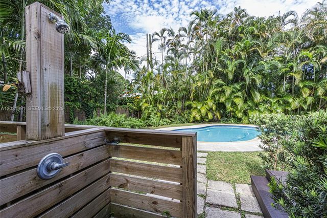10550 NE 3rd Ct, Miami Shores, FL 33138