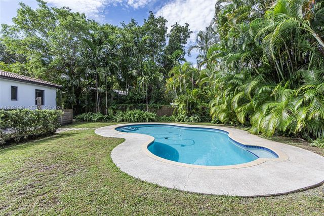 10550 NE 3rd Ct, Miami Shores, FL 33138