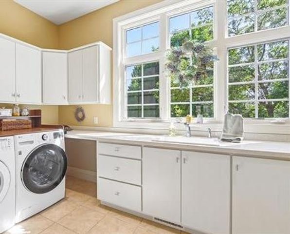1222 Bongard Drive, Waunakee, WI 53597