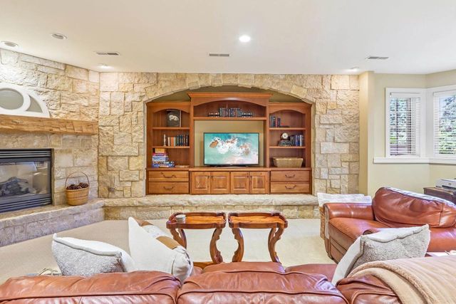 1222 Bongard Drive, Waunakee, WI 53597