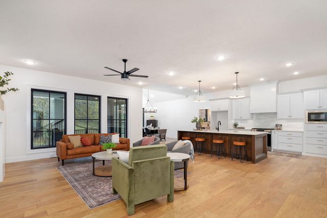 5177 S Barbarosa Court, Springfield, MO 65802