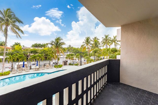 90 Edgewater Drive 224, Coral Gables, FL 33133