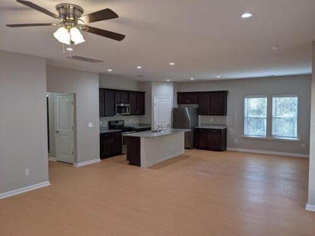 205 W Pine Street, Summerville, SC 29485