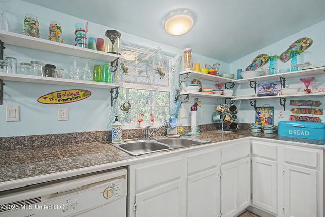 22 Wolfe Street, Bay Saint Louis, MS 39520