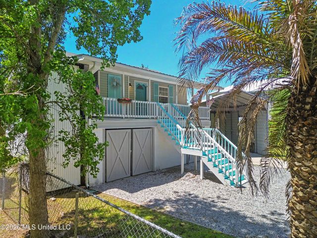 22 Wolfe Street, Bay Saint Louis, MS 39520